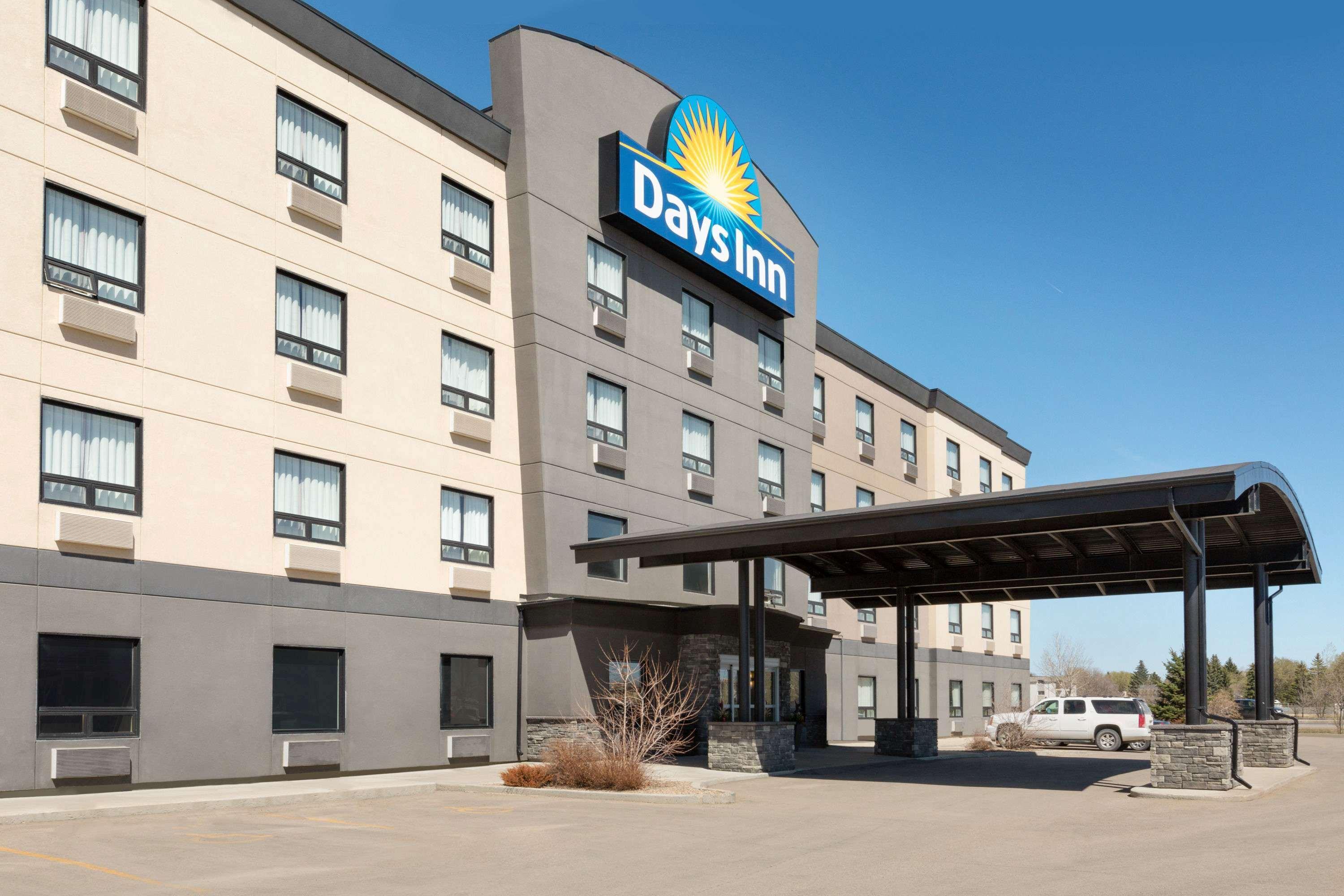 Days Inn By Wyndham Regina Airport West Dış mekan fotoğraf