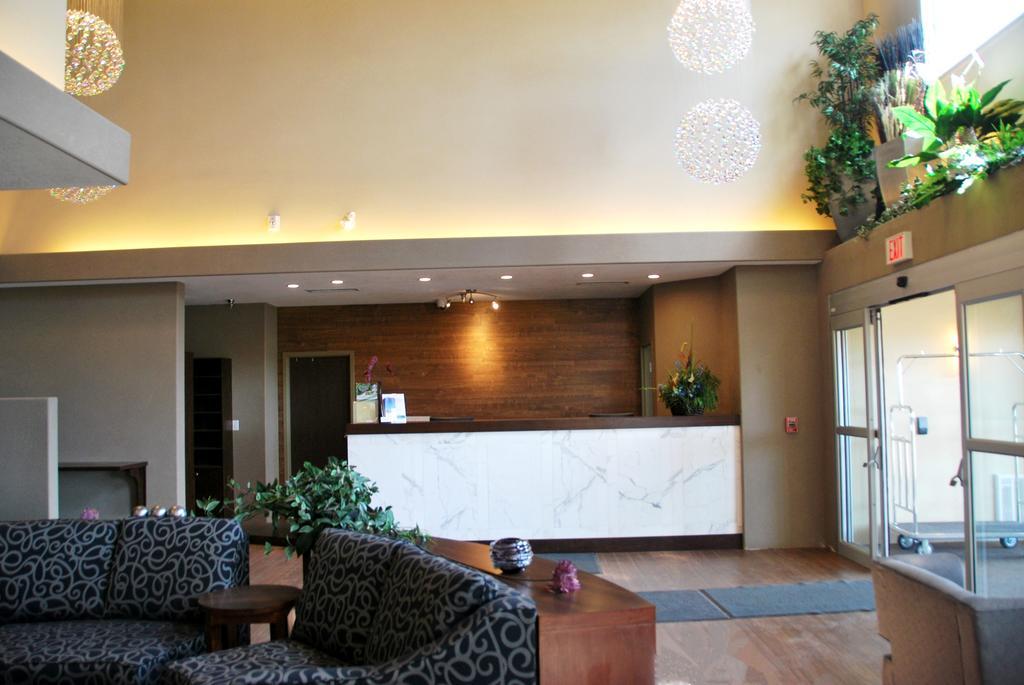 Days Inn By Wyndham Regina Airport West Dış mekan fotoğraf